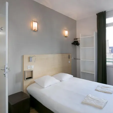 Foch Gare Hotel