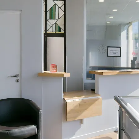 Foch Gare فندق 3*