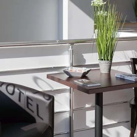 فندق Foch Gare 3*