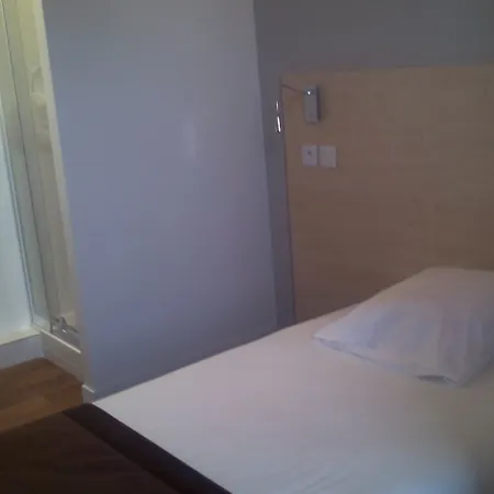 Foch Gare Hotel