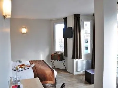 Foch Gare فندق 3*