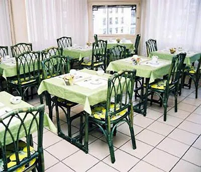 Foch Gare Hotel
